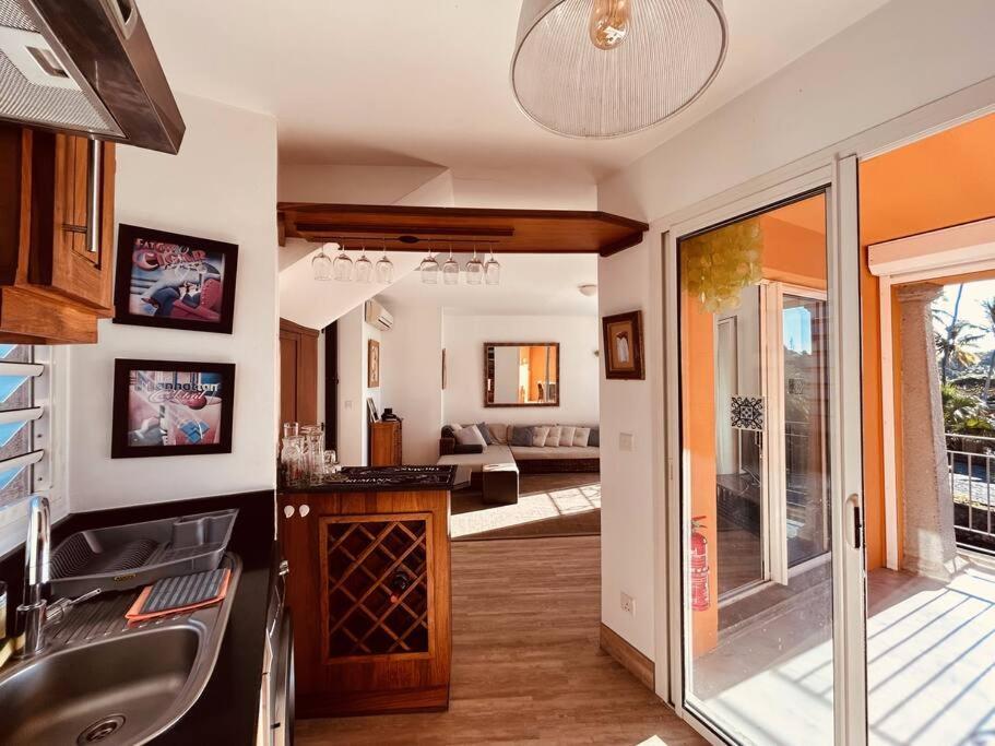 Scenic Riverfront 2 Bedroom Villa In Port Chambly Baie-du-Tombeau ภายนอก รูปภาพ